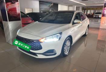 福特 福克斯 2021款 三厢 EcoBoost 180 自动锋潮型