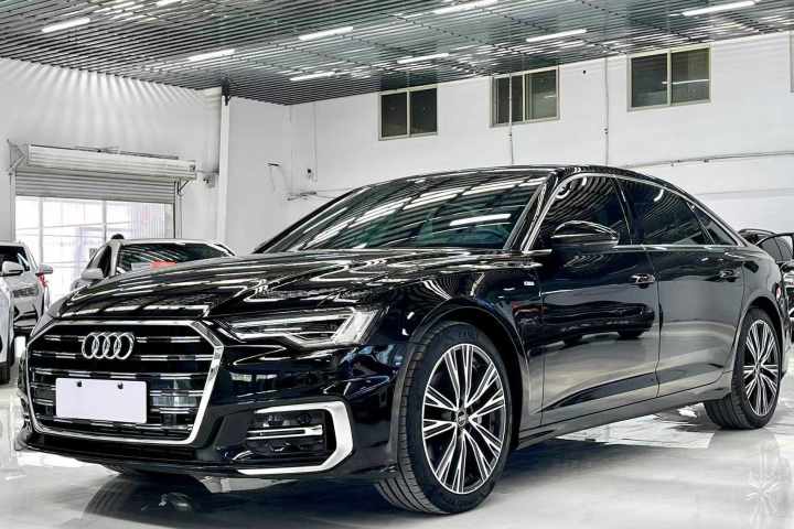 奥迪 A6L 40 TFSI 豪华动感型
