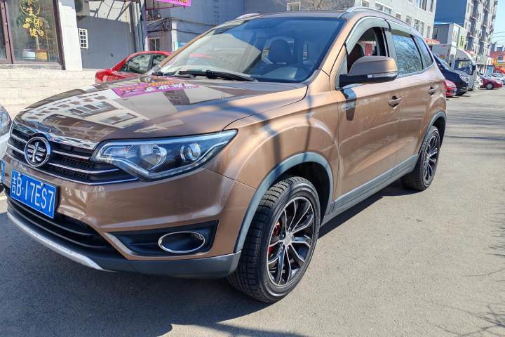 一汽 森雅R7 1.6L 手动尊贵型