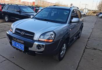 现代 途胜 2006款 2.0L 自动两驱天窗型