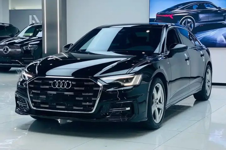 奥迪 A6L 改款 45 TFSI 臻选动感型