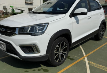 奇瑞 瑞虎3X 2018款 1.5L 自动精英版