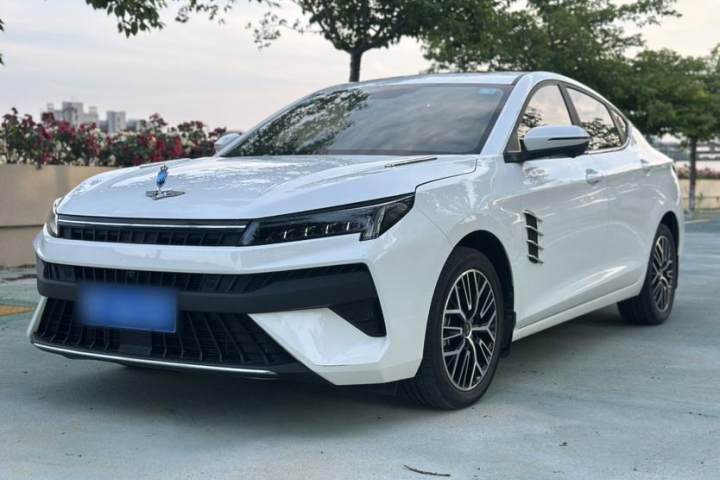 江淮汽车 江淮A5 PLUS 1.5T 自动尊贵型