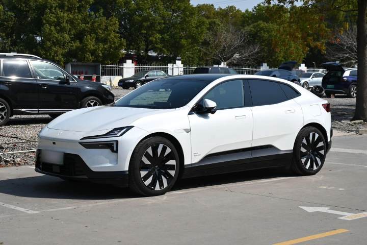 Polestar极星 Polestar 4 单电机标准续航PLUS