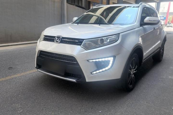 江铃 驭胜S330 1.5L GTDi 自动两驱旗舰版