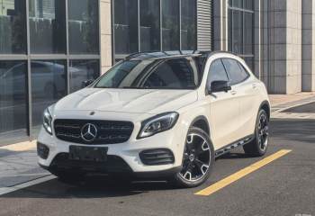奔驰 GLA 2019款 GLA 220 4MATIC 运动型