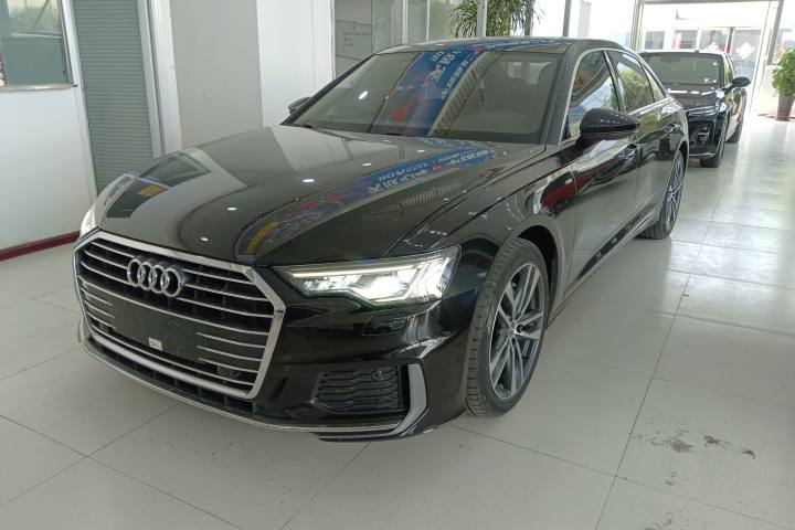 奥迪 A6L 40 TFSI 豪华动感型