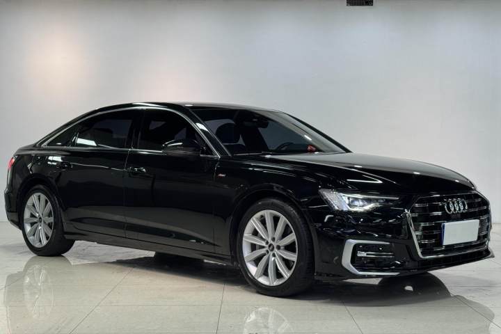 奥迪 A6L 45 TFSI 臻选动感型