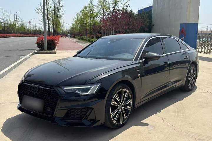 奥迪 A6L 40 TFSI 豪华动感型