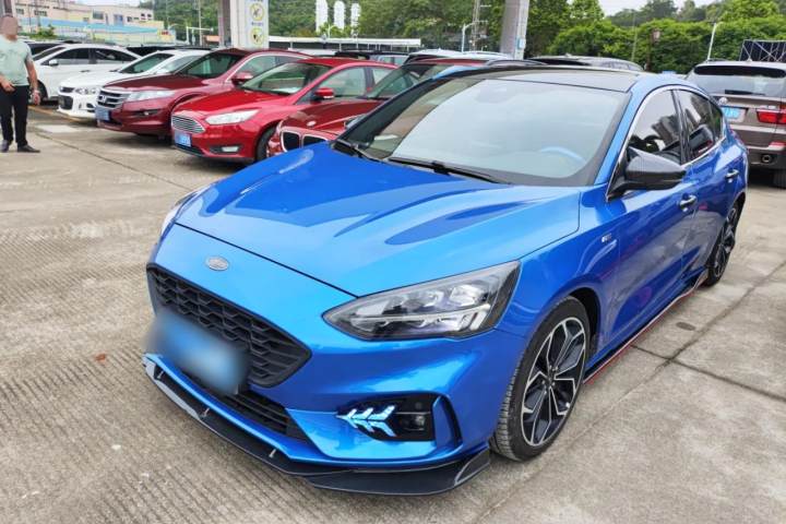 福特 福克斯 三厢 EcoBoost 180 自动ST Line