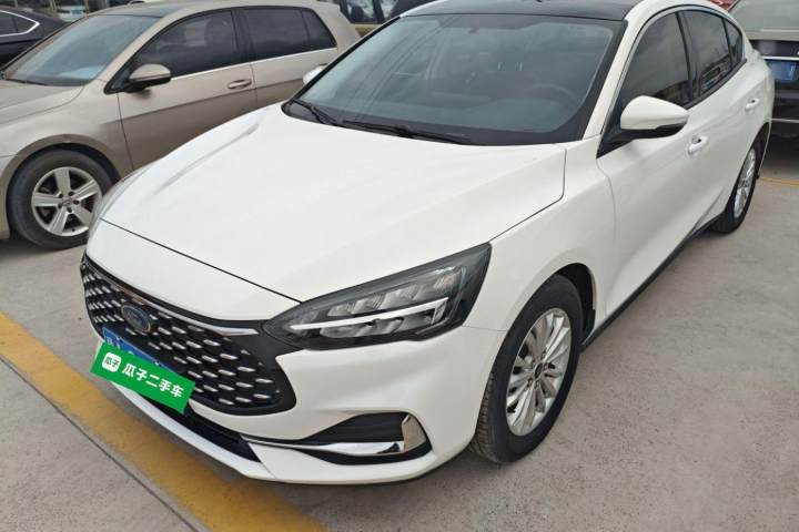 福特 福克斯 三厢 EcoBoost 180 自动锋潮型