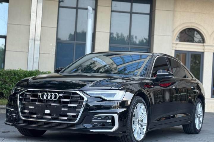 奥迪 A6L 改款 45 TFSI 臻选动感型