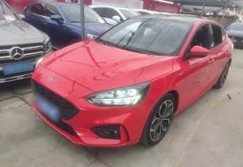福特 福克斯 2020款 三厢 EcoBoost 180 自动ST Line
