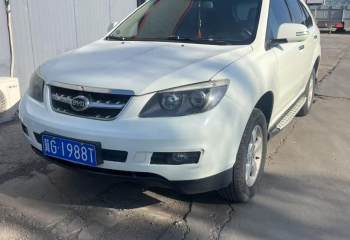 比亚迪 S6 2014款 2.0L 手动豪华型 5座