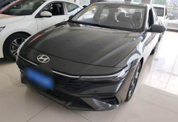 现代 伊兰特 2023款 1.5L CVT LUX尊贵版