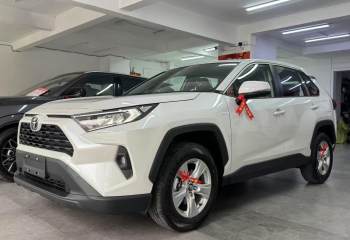 丰田 RAV4荣放 2024款 2.0L CVT两驱都市版