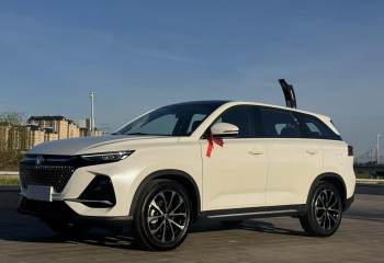 长安 X7 PLUS 2024款 1.5T 自动尊贵型 7座