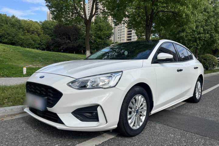 福特 福克斯 三厢 EcoBoost 180 自动锋潮型