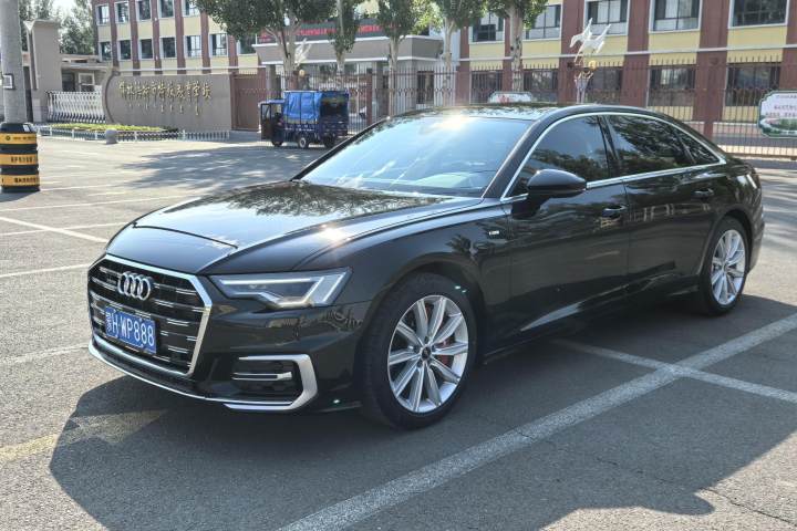 奥迪 A6L 改款 45 TFSI 臻选动感型