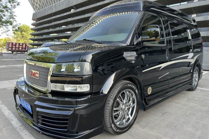 GMC SAVANA 5.3L 领袖版