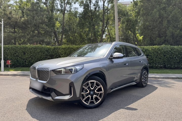 宝马iX1 2023款 xDrive30L X设计套装