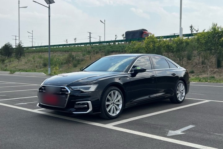 奥迪 A6L 改款 45 TFSI 臻选动感型
