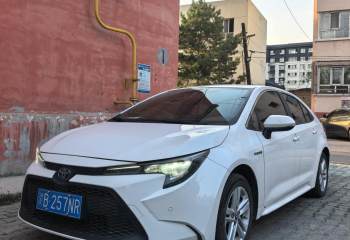 丰田 雷凌 2022款 双擎 1.8H ECVT进取版