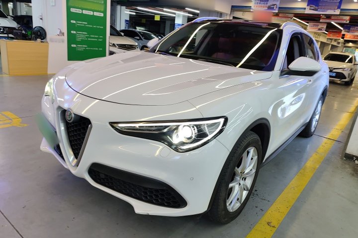 阿尔法·罗密欧 Stelvio斯坦维 2.0T 280HP 豪华版