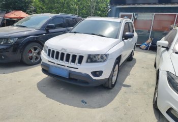Jeep 指南者(进口) 2014款 2.4L 四驱运动版