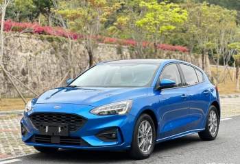 福特 福克斯 2021款 三厢 EcoBoost 180 自动锋潮型