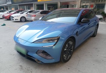 比亚迪 海豹 2022款 550km 标准续航后驱版精英型