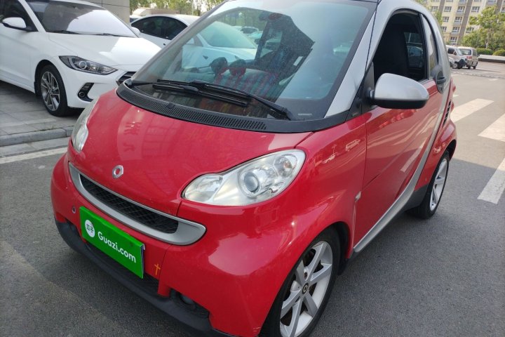 smart  fortwo 1.0 MHD 硬顶 style版