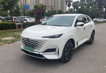 长安UNI-K 智电iDD 2022款 蓝鲸iDD 130km 1.5T 尊贵型