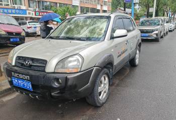 现代 途胜 2006款 2.0L 手动四驱豪华型