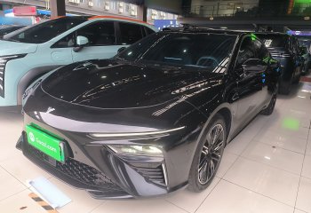 哪吒汽车 哪吒S 2022款 增程版 1160km 后驱小版