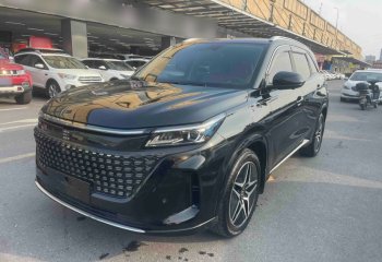 蓝电E5 2023款 1.5L DE-i 100KM臻享型 7座