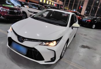 丰田 卡罗拉 2021款 双擎 1.8L E-CVT精英版