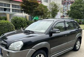 现代 途胜 2009款 2.0L 自动两驱天窗型