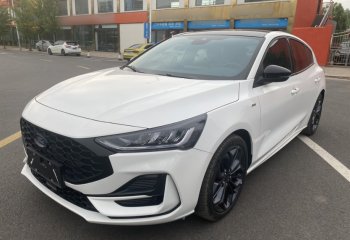 福特 福克斯 2022款 两厢 EcoBoost 180 自动ST Line