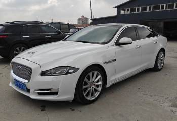 捷豹 XJ 2016款 XJL 3.0 SC 四驱尊享商务版