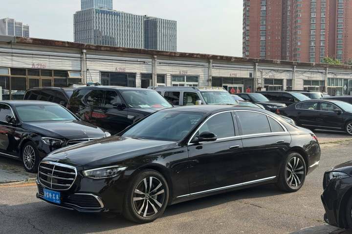 奔驰 S级 2023款 改款 S 400 L 豪华型
