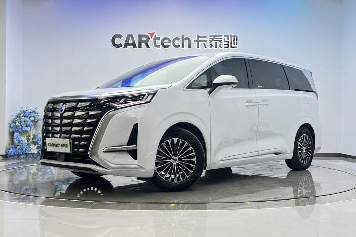 腾势 D9 2022款 DMi 970 四驱尊荣型