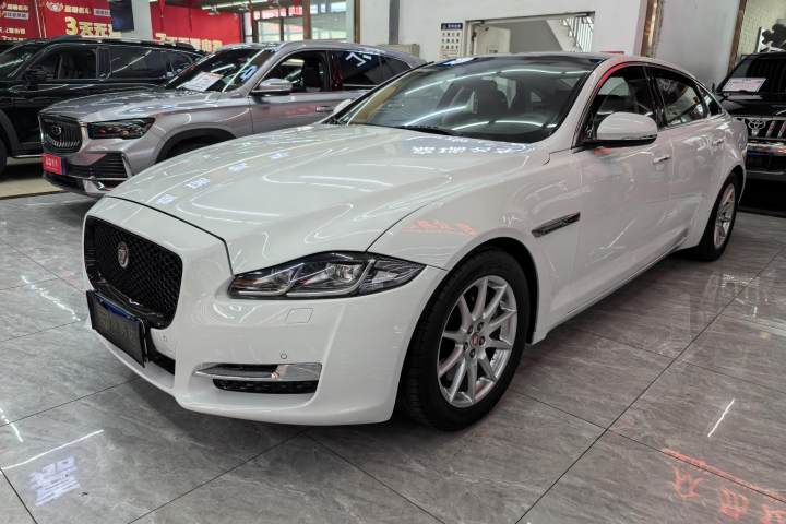 捷豹 XJ XJL 2.0T 两驱典雅商务版