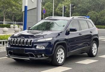 Jeep 自由光 2017款 2.0L 优越版