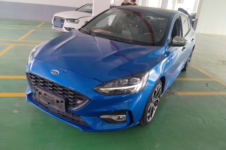 福特 福克斯 三厢 EcoBoost 180 自动ST Line