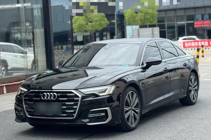 奥迪 A6L 改款 40 TFSI 豪华动感型
