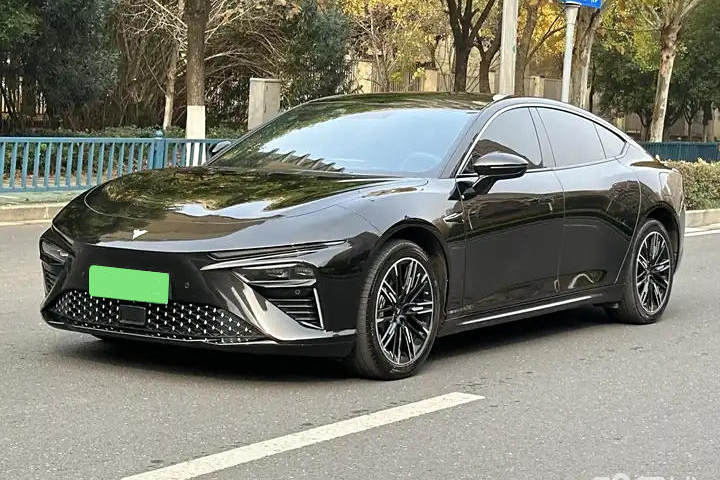 哪吒汽车 哪吒S 纯电 520km 后驱版
