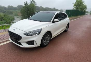 福特 福克斯 2021款 两厢 EcoBoost 180 自动锋潮型