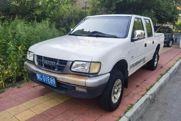 五十铃 竞技者 2.8T UC柴油多功能车