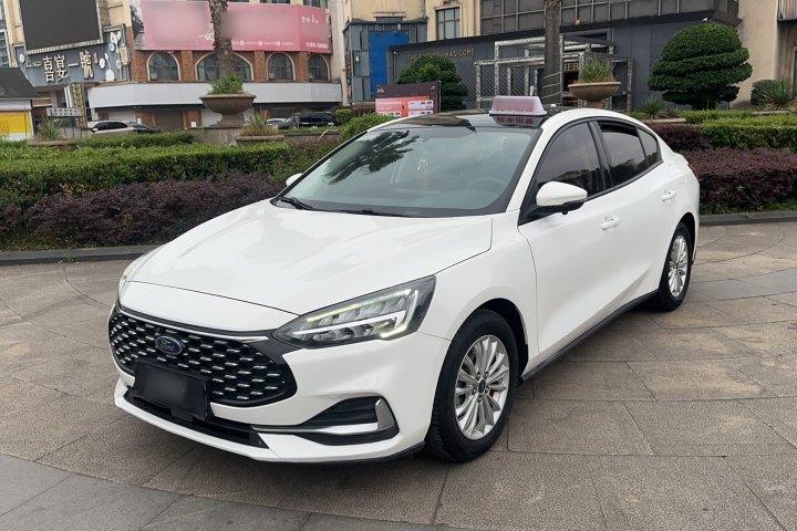 福特 福克斯 三厢 1.5L 自动锋跃型